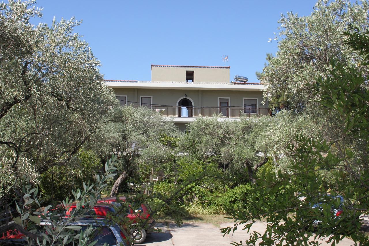 House Ekton Aparthotel Pefkári Kültér fotó
